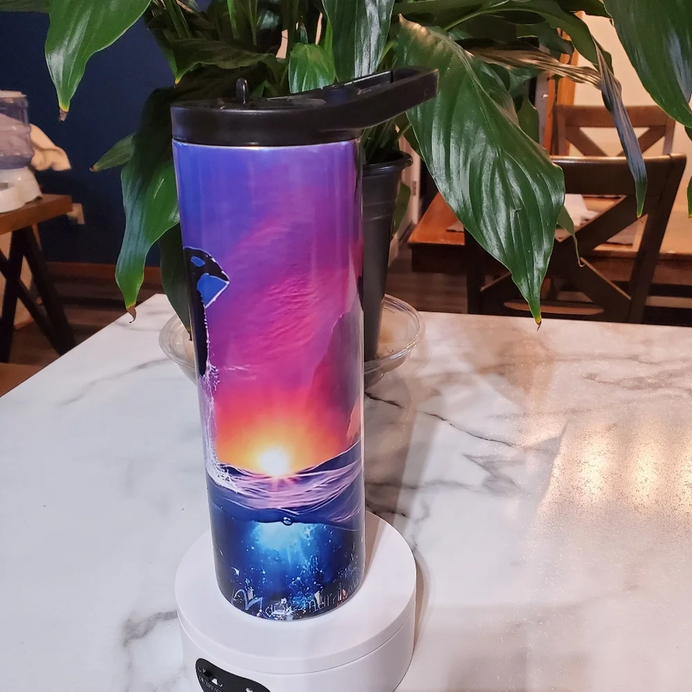 Killer Whale 20oz Tumbler with duo lids 🎉sale